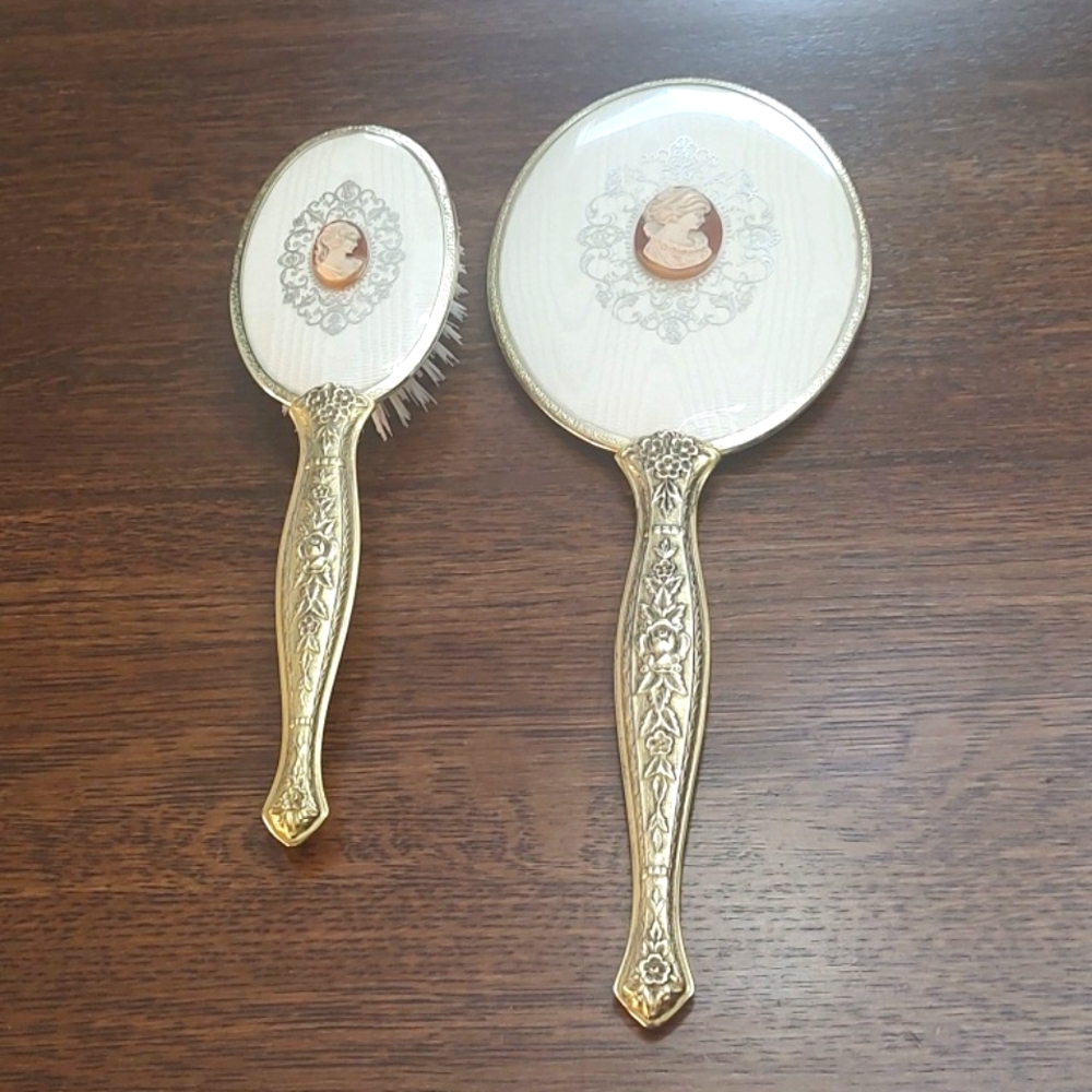 Matson Vintage Cameo Vanity Set. Gold Tone/Mirror Brush / Bonus Comb Brush